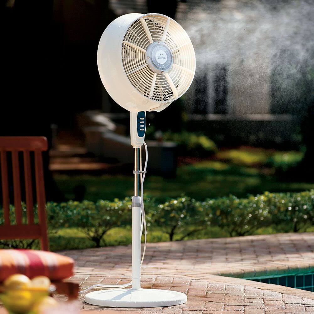 MISTERS AND FANS - 5 Ways to Beat the Heat at the Pool This Summer